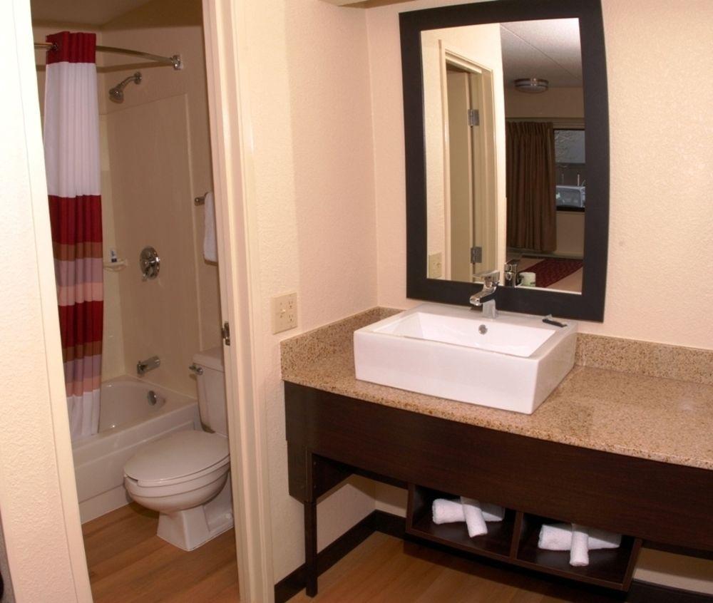 Red Roof Inn Plus+ Atlanta - Buckhead Extérieur photo