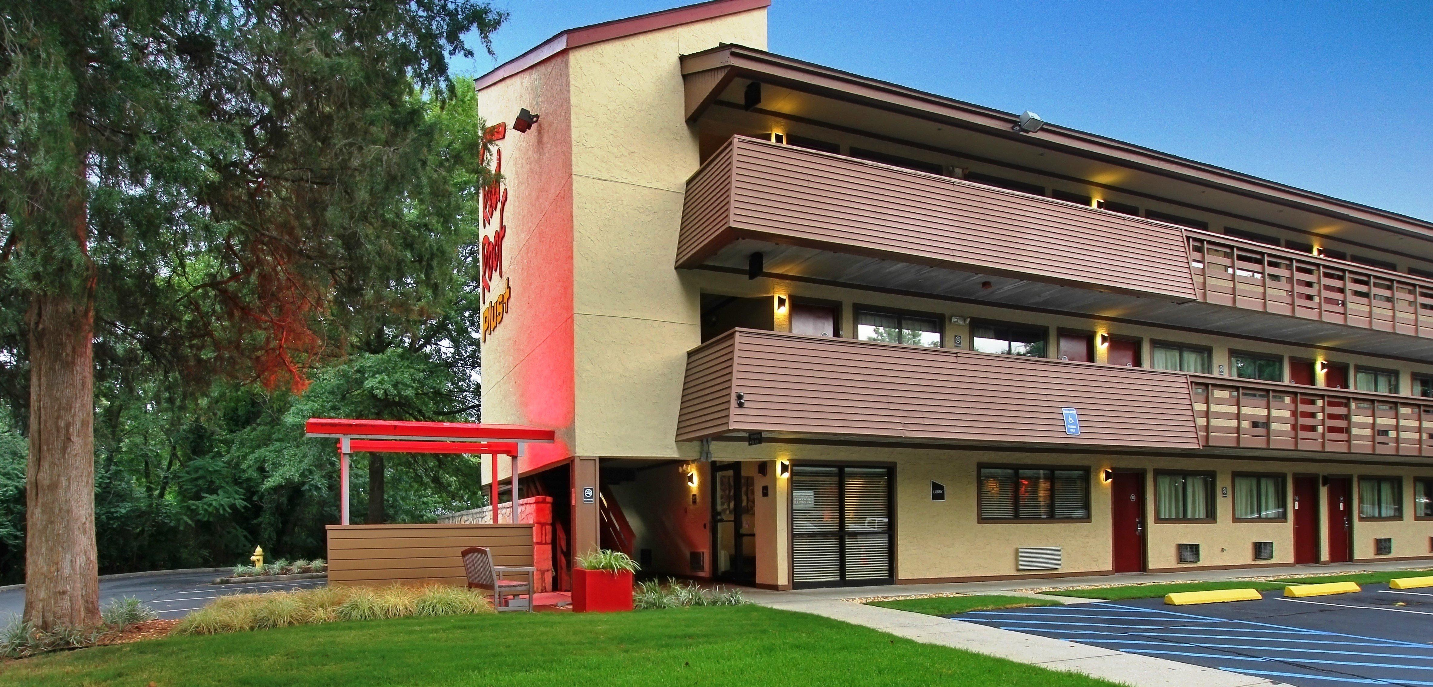 Red Roof Inn Plus+ Atlanta - Buckhead Extérieur photo